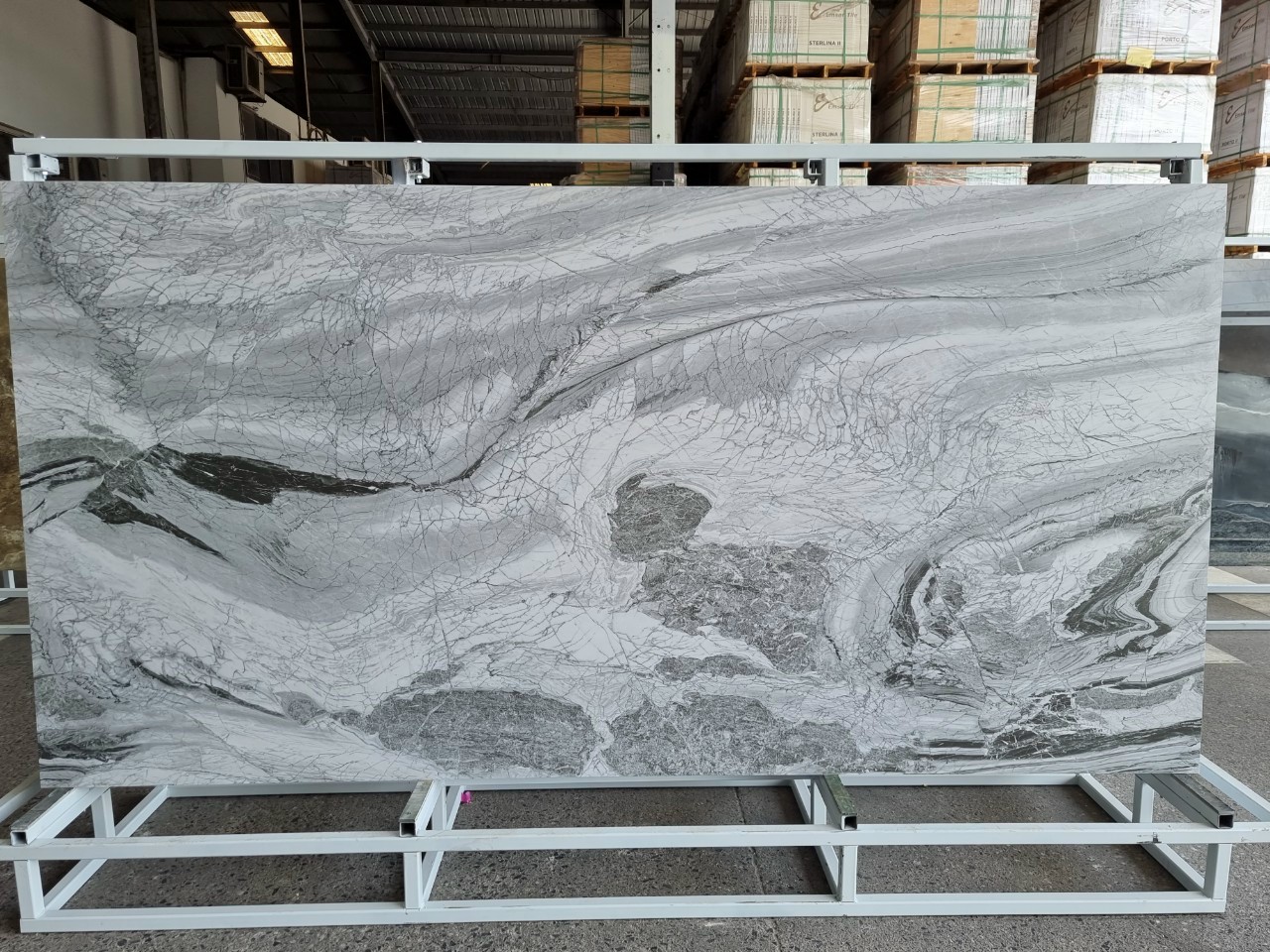 Gạch ốp lát cao cấp Eurotile 1.6mX3.2m - Sự lựa chọn hoàn hảo cho siêu biệt thự cao cấp